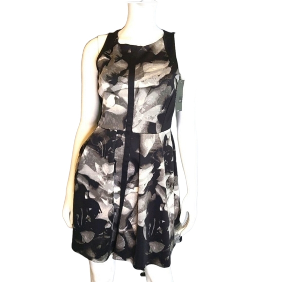 New with Tags Floral Fit and Flair Dress XS - Picture 1 of 11